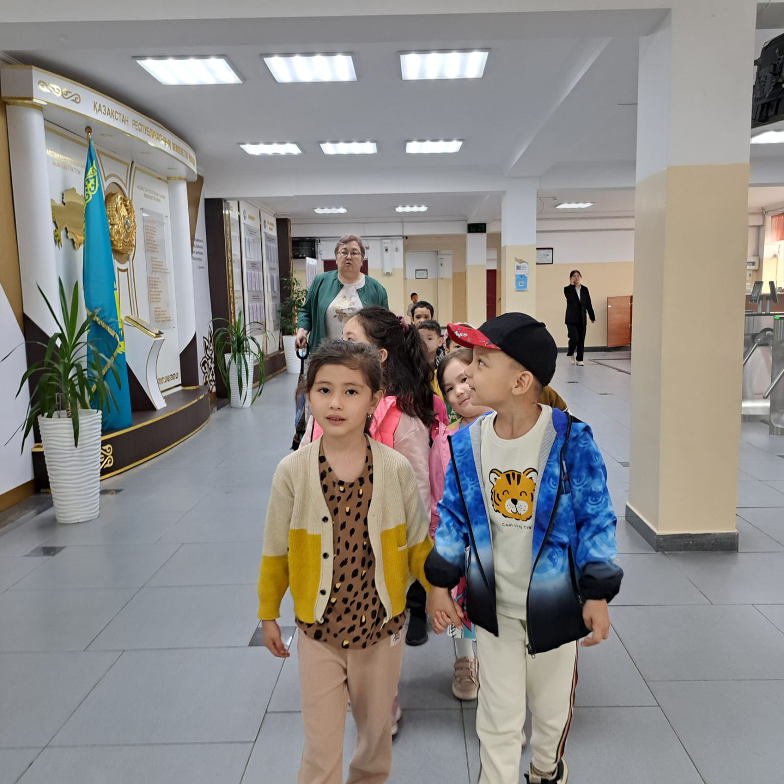 Біз мектепке барамыз (экскурсия)
